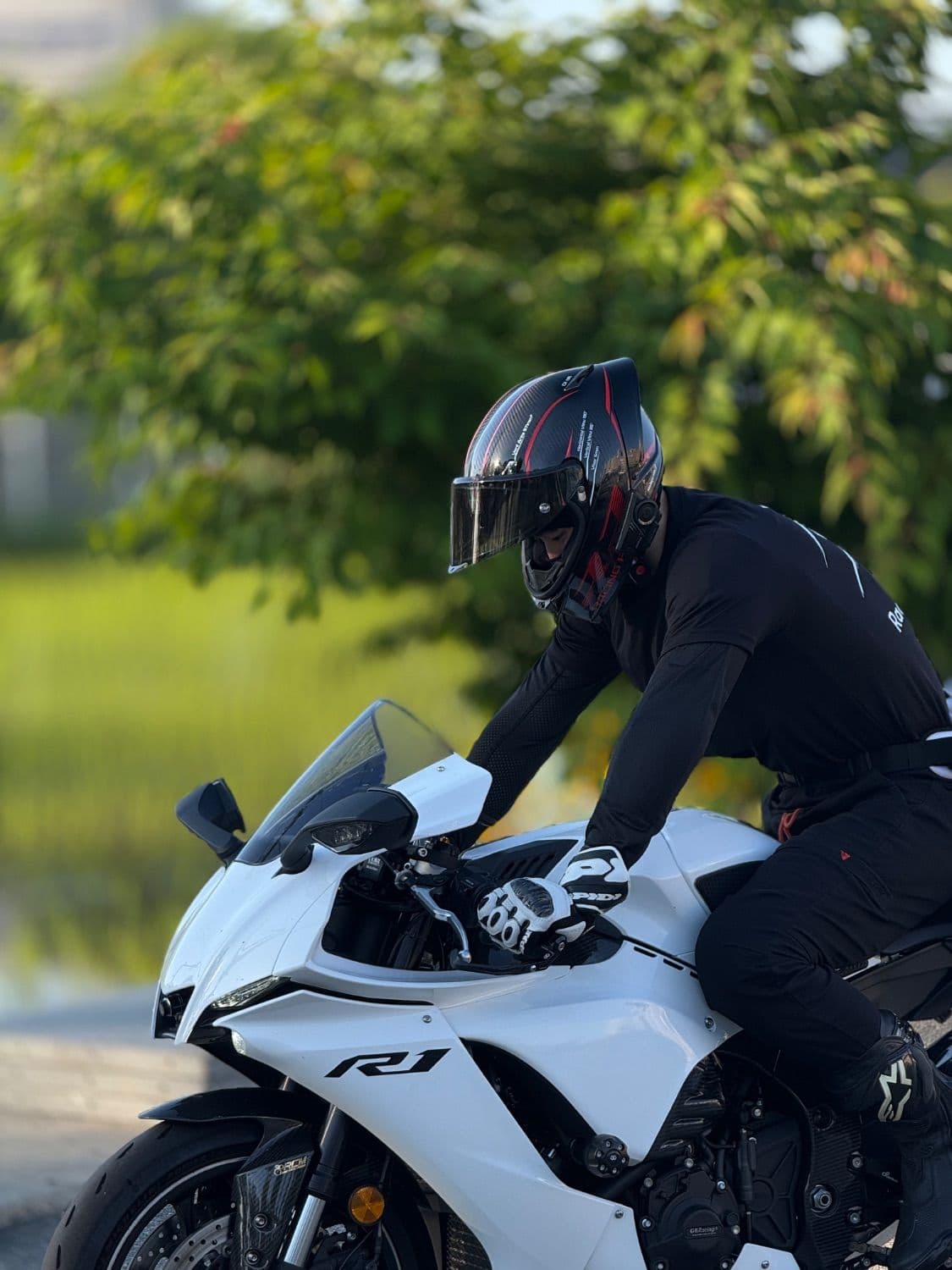 야마하 YZF R1 2