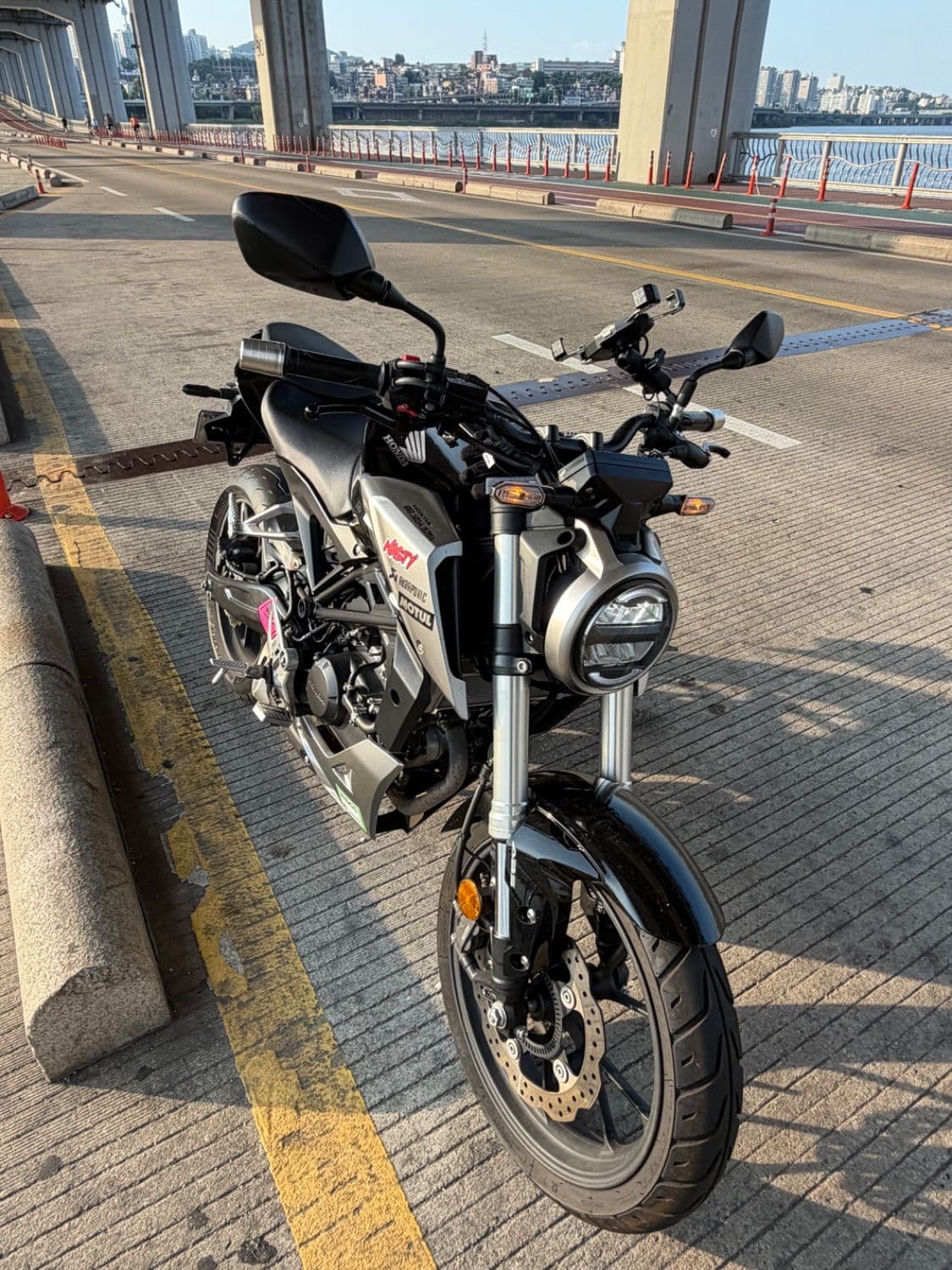 혼다 CB 125 R 9
