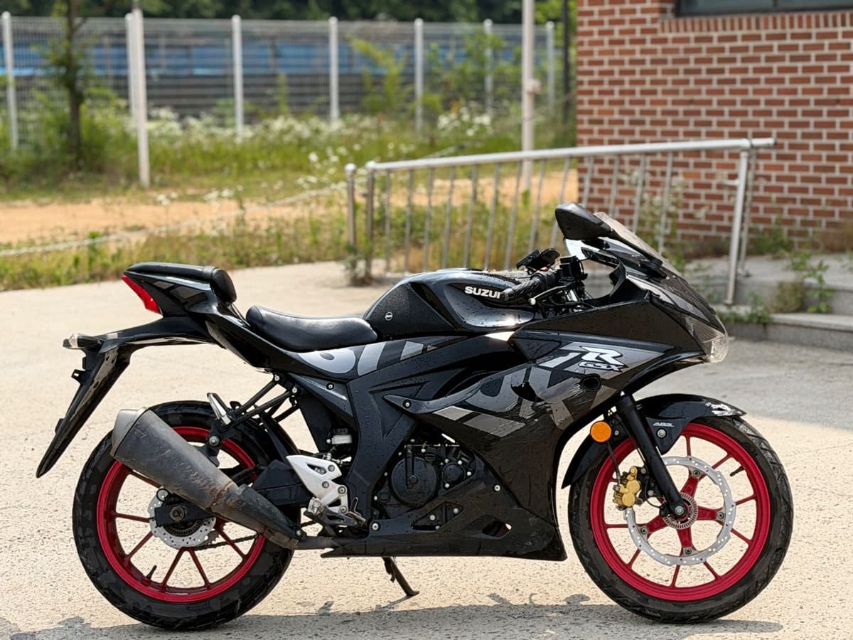 스즈키 GSX R 125 ABS 2