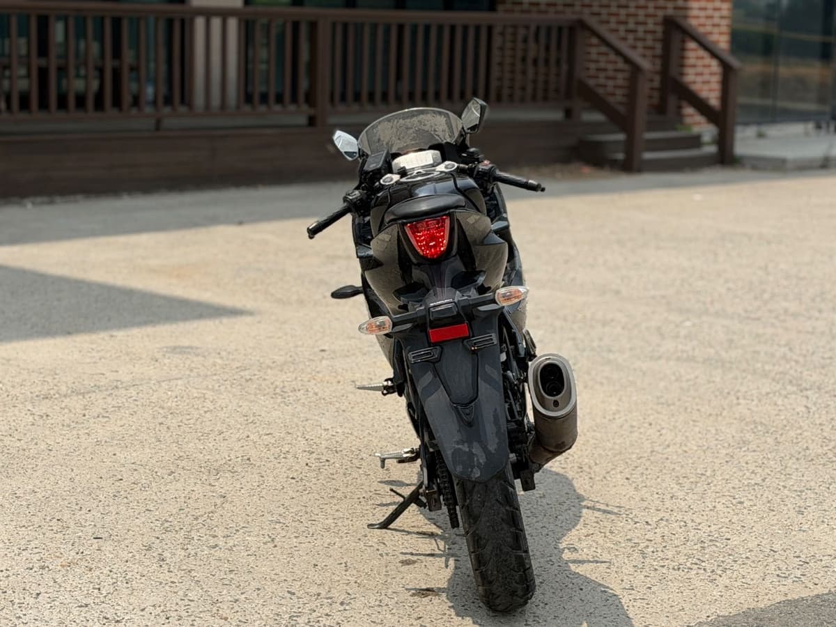 스즈키 GSX R 125 ABS 4