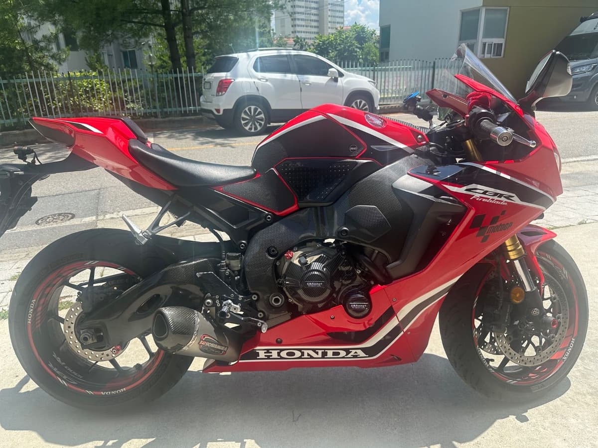 혼다 CBR 1000 RR 3