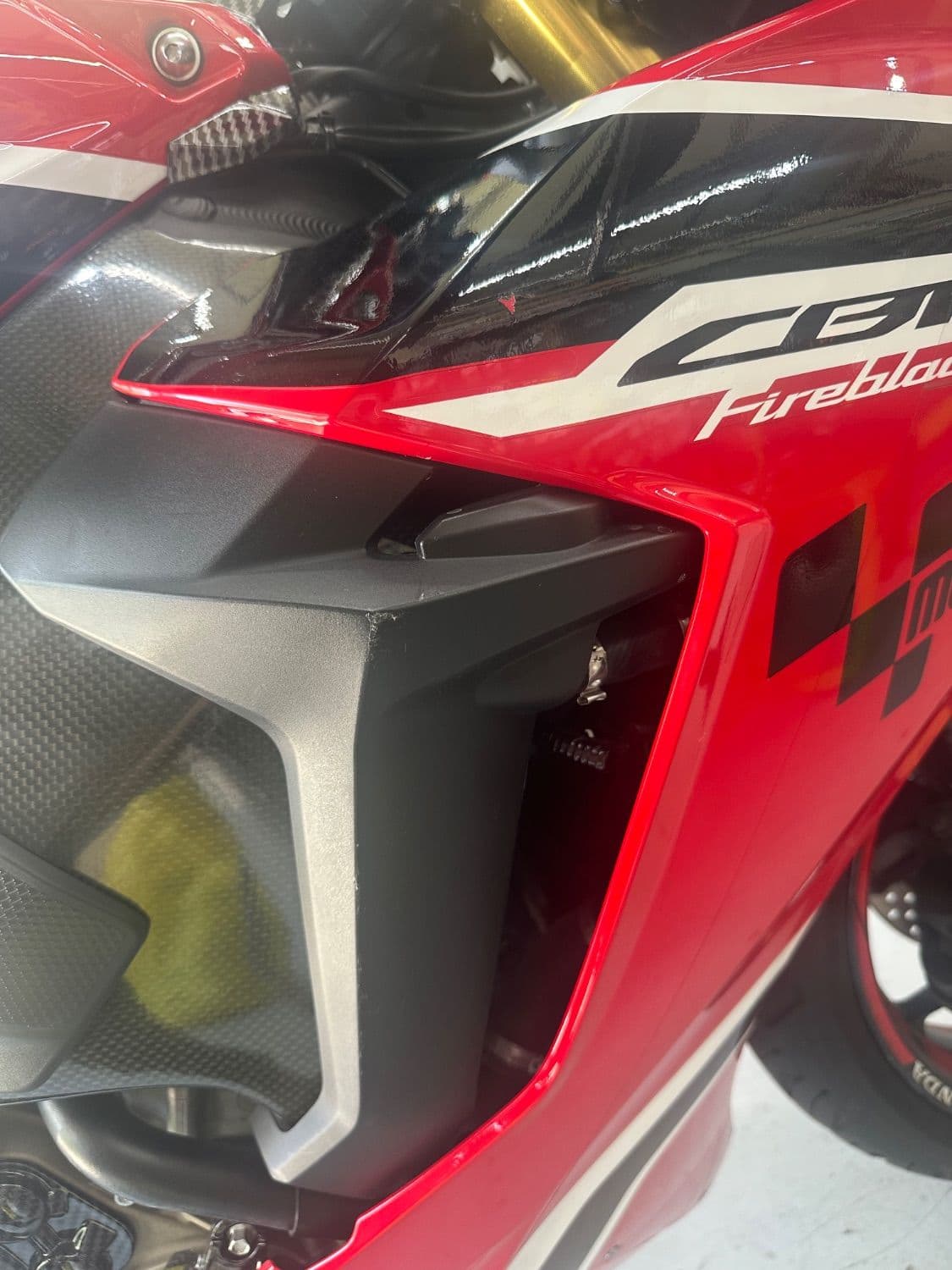 혼다 CBR 1000 RR 8