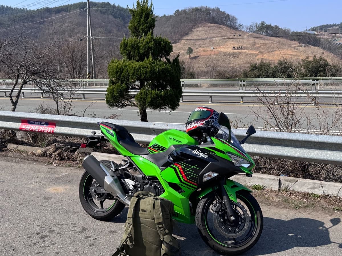 가와사키 닌자 400 ABS 1