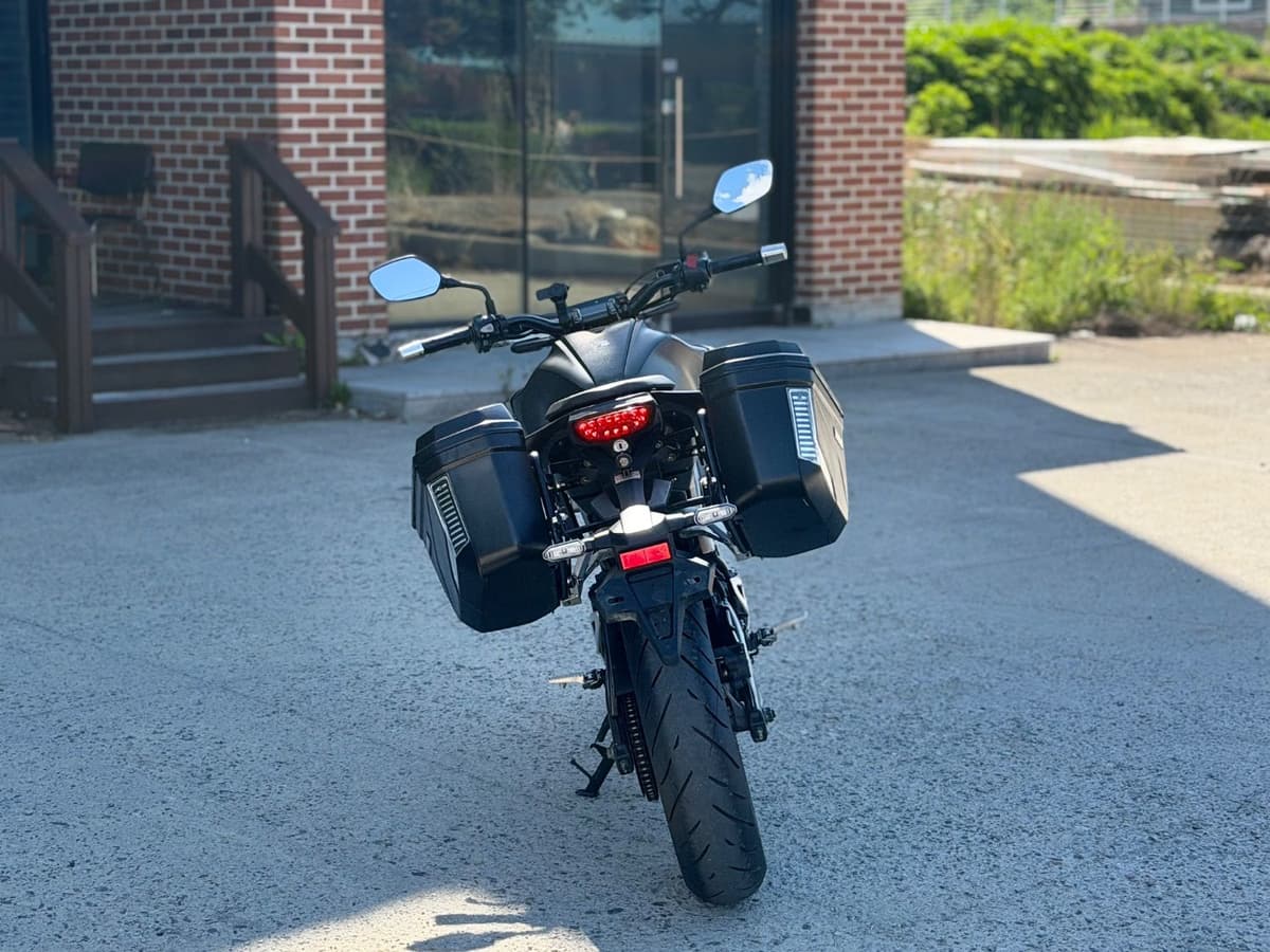 혼다 CB 125 R 4