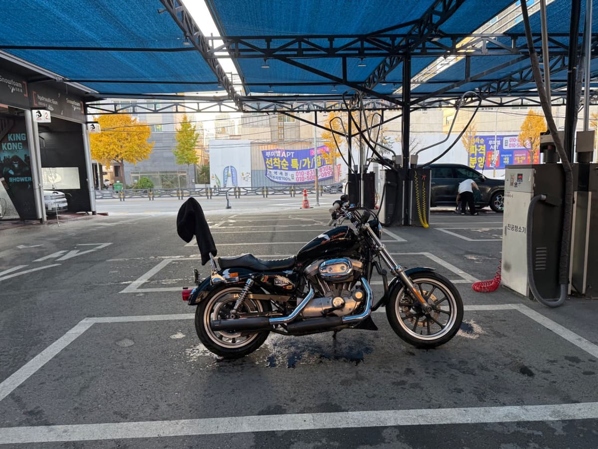 할리데이비슨 883 슈퍼로우 4