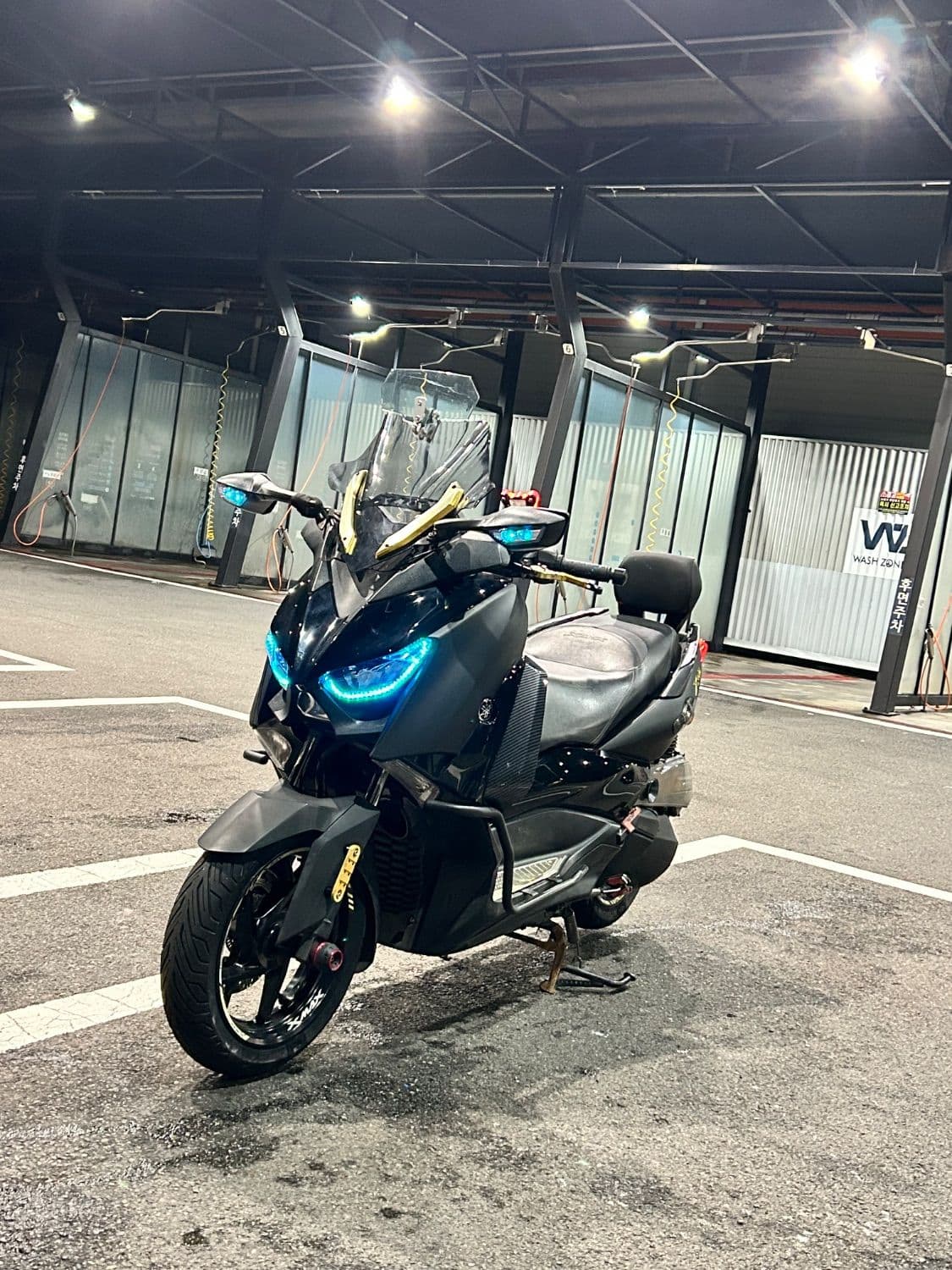 야마하 XMAX 300 ABS 8