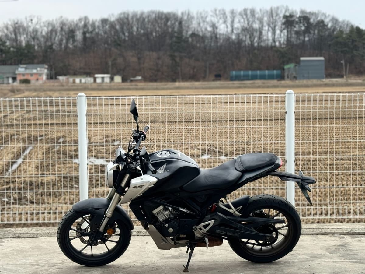 혼다 CB 125 R 4