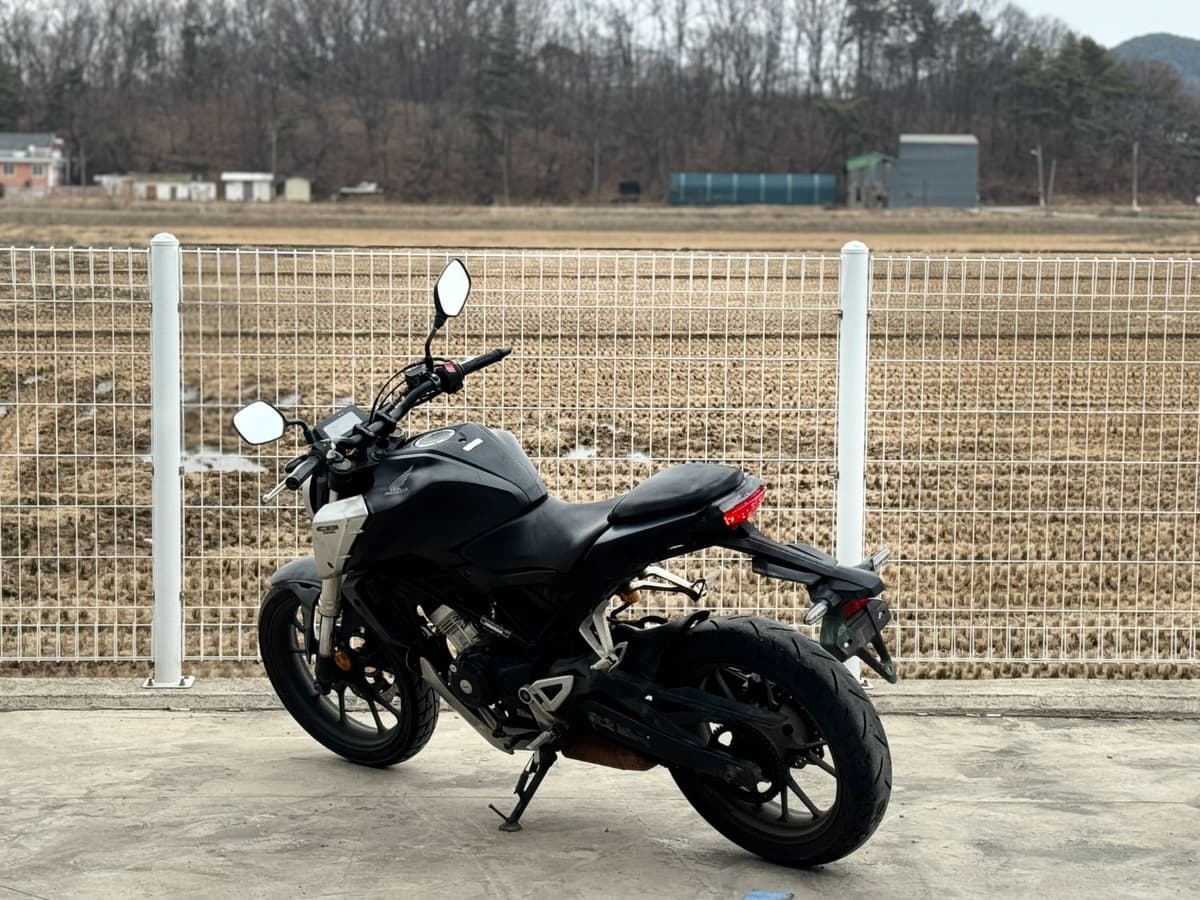 혼다 CB 125 R 7