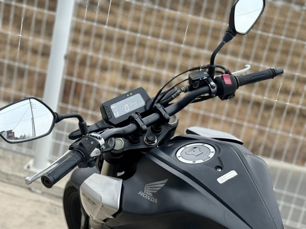혼다 CB 125 R 8