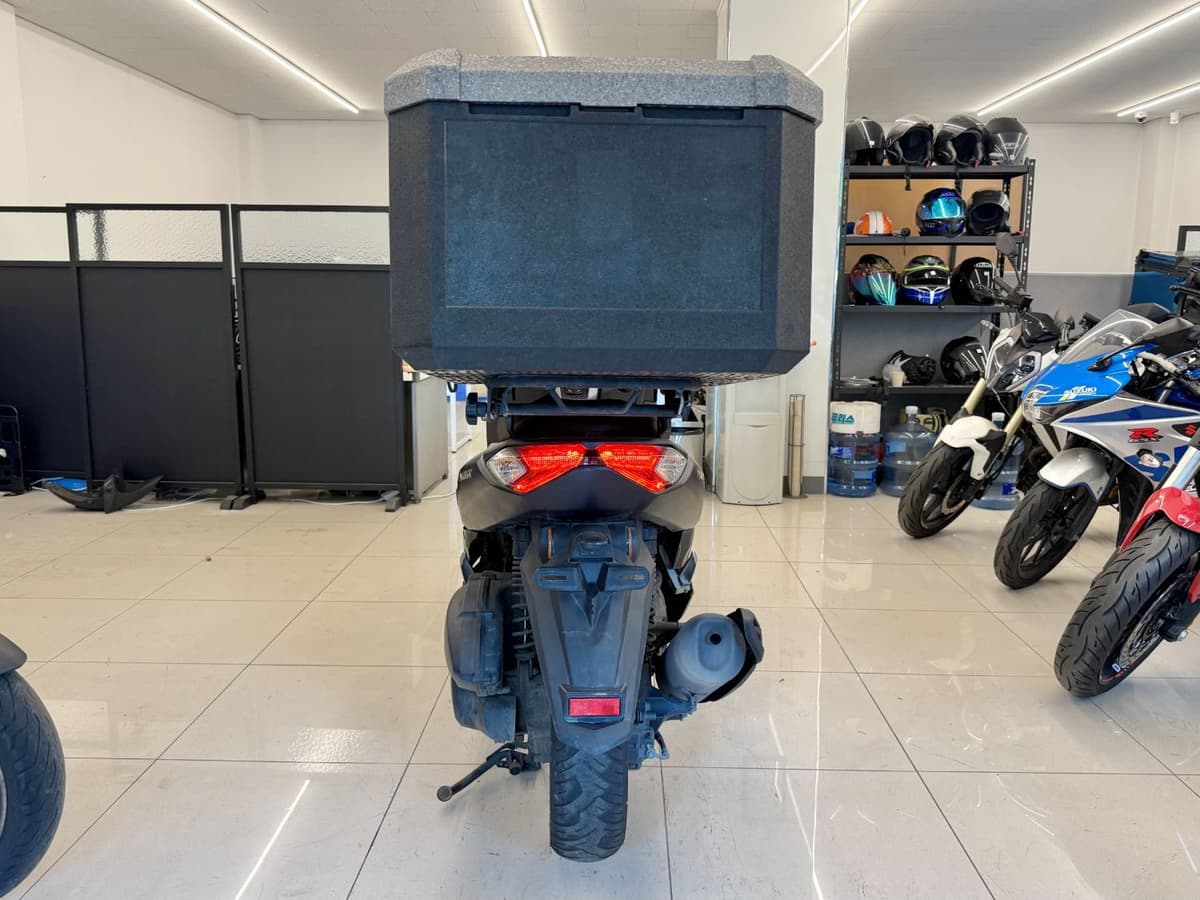 야마하 NMAX 125 4