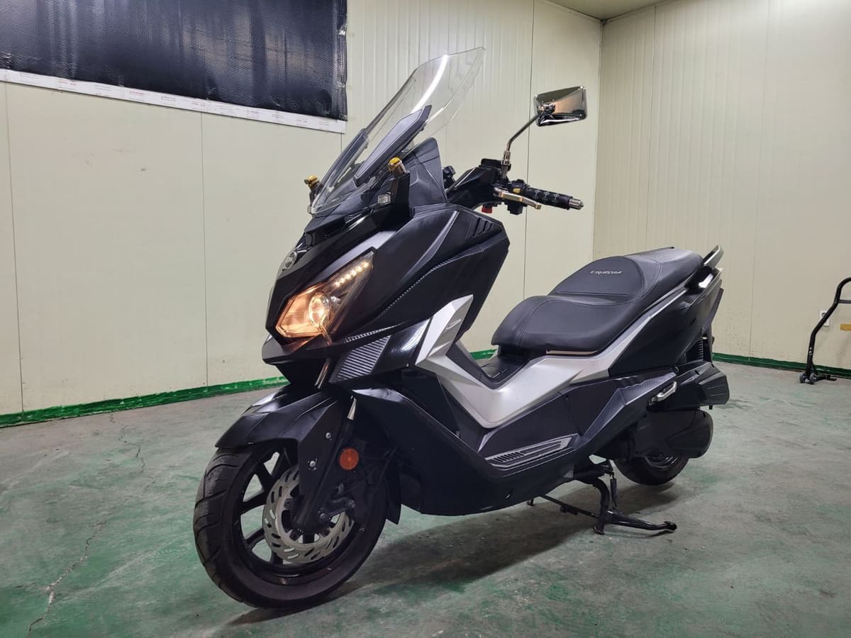 SYM 크루심 125 ABS 3