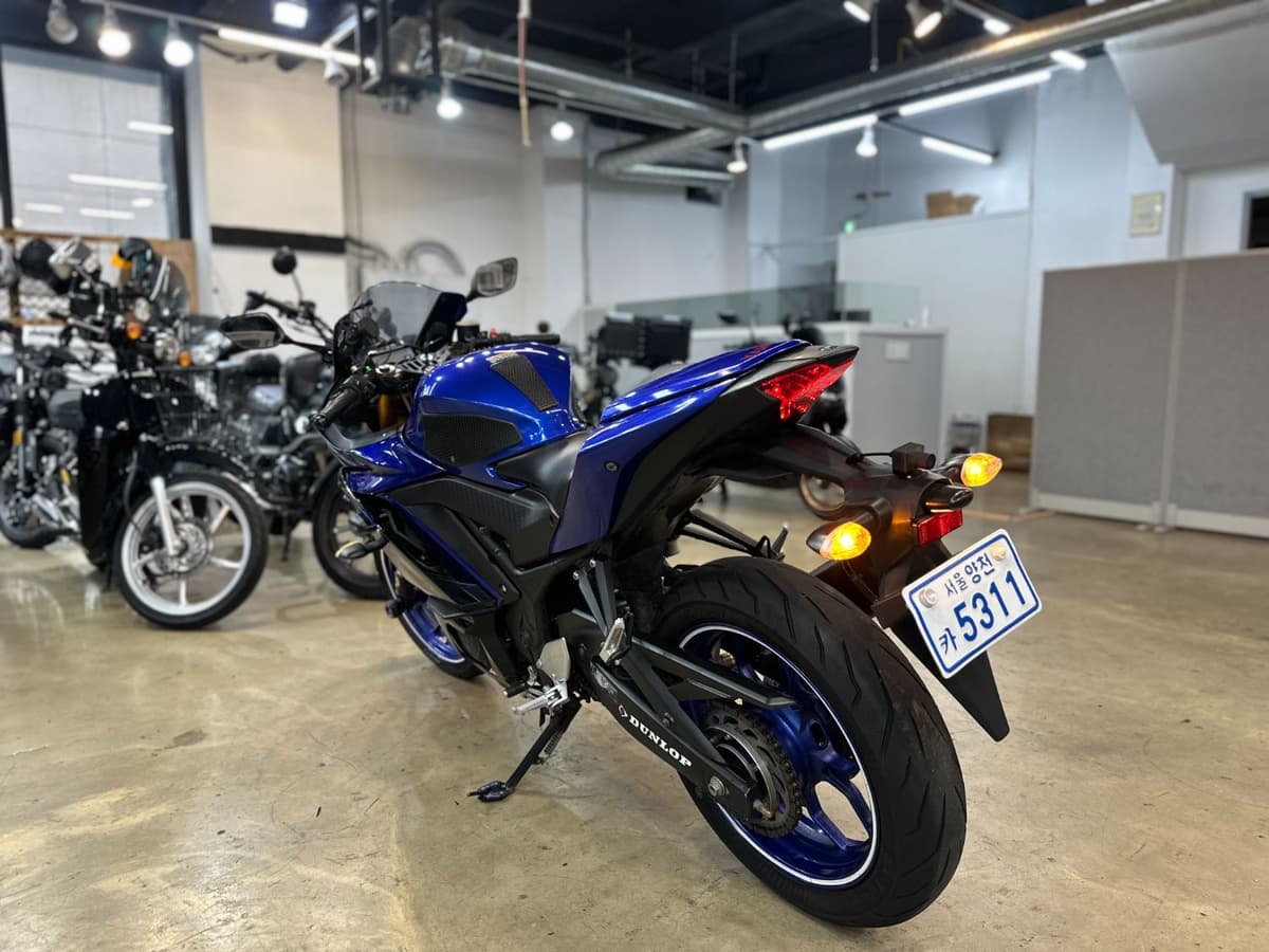 야마하 YZF R3 10