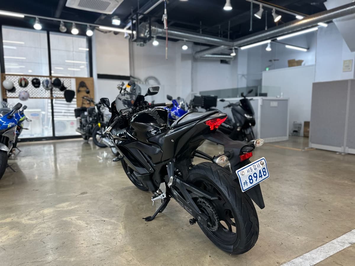 야마하 YZF R3 10