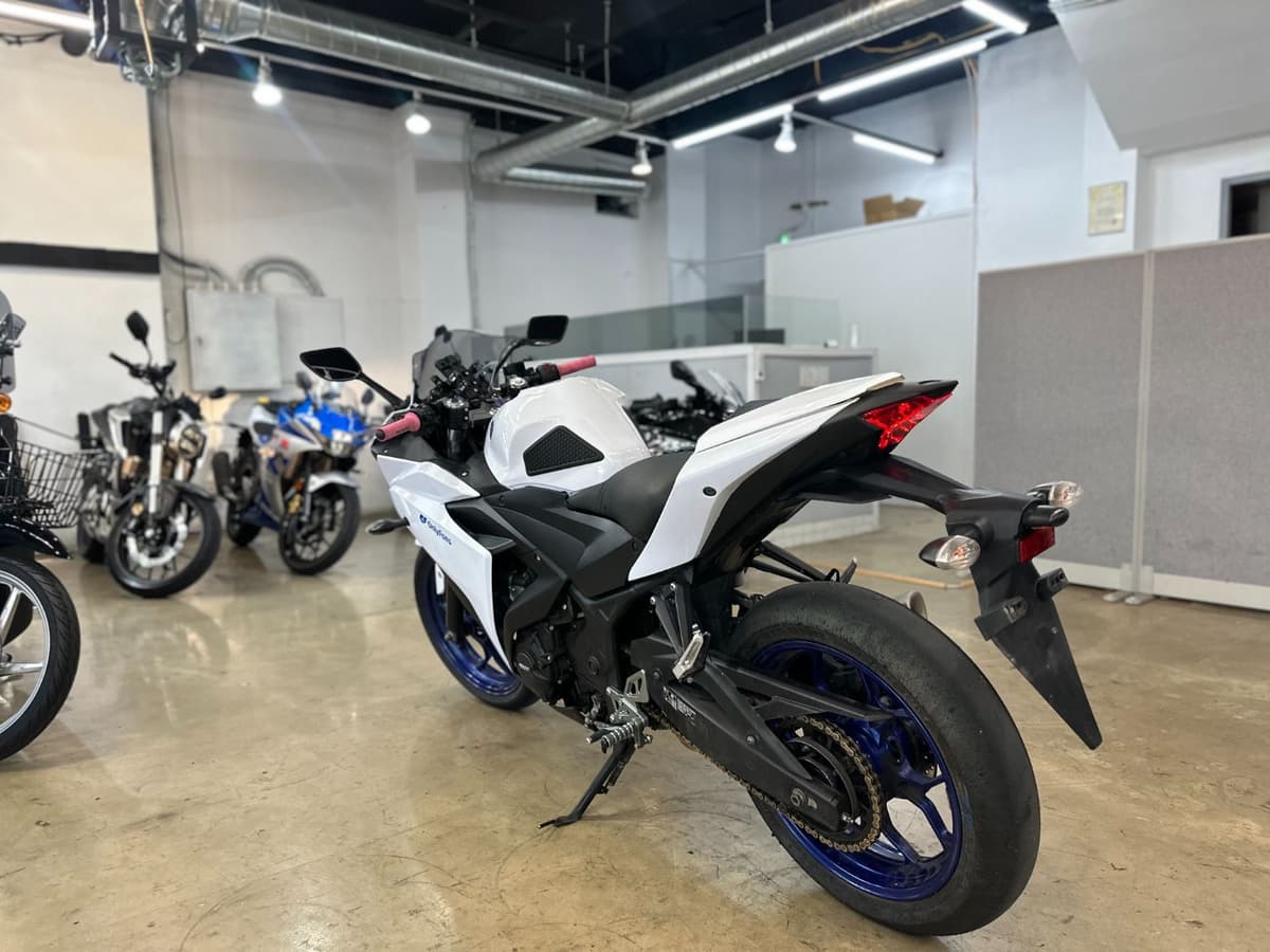 야마하 YZF R3 10
