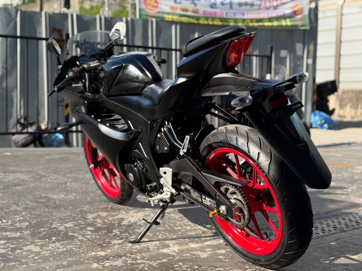 스즈키 GSX R 125 ABS 4