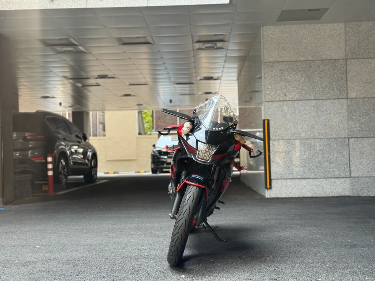 스즈키 GSX R 125 ABS 1