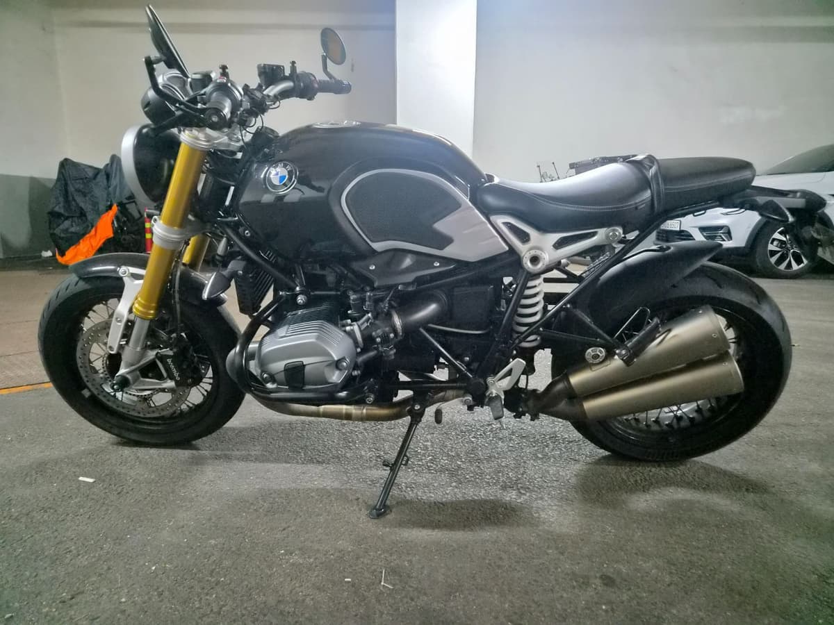 BMW R nine T  5