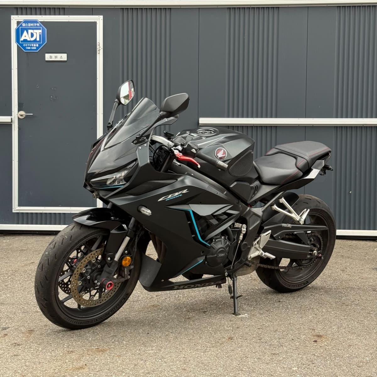 혼다 CBR 650 R MT 3