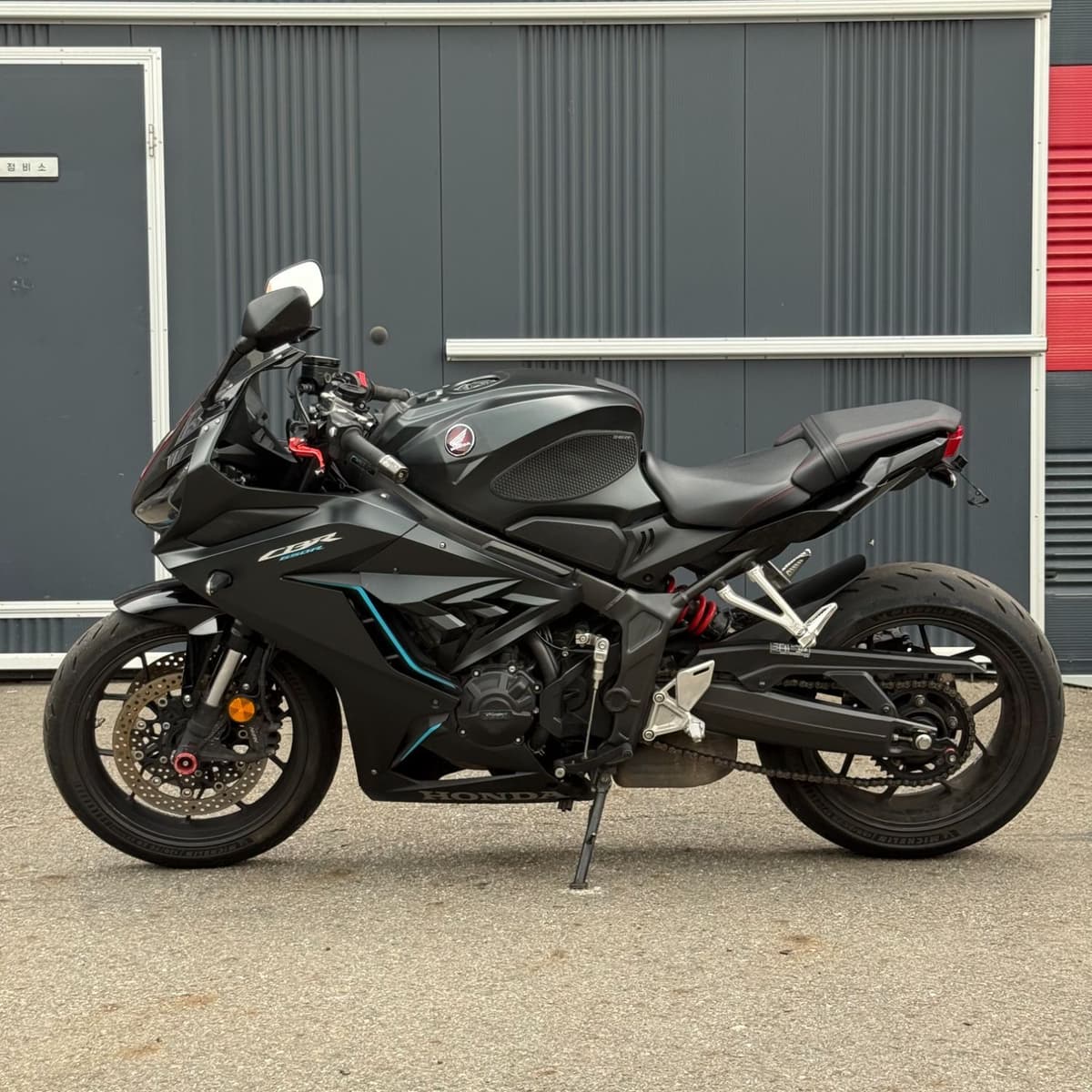 혼다 CBR 650 R MT 5