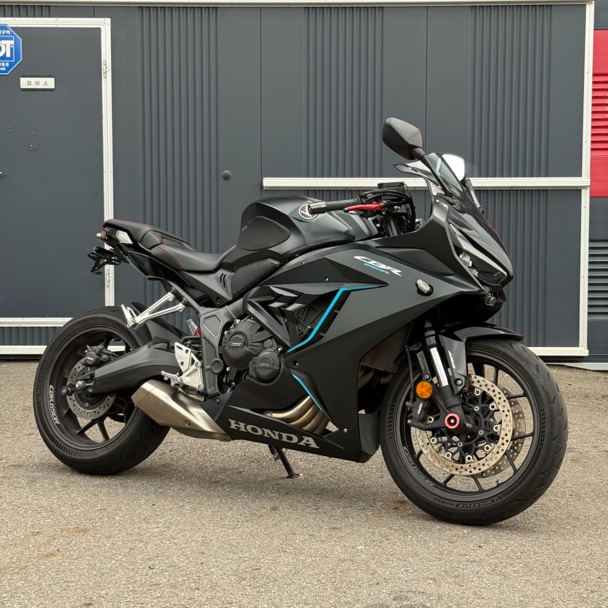 혼다 CBR 650 R MT 1