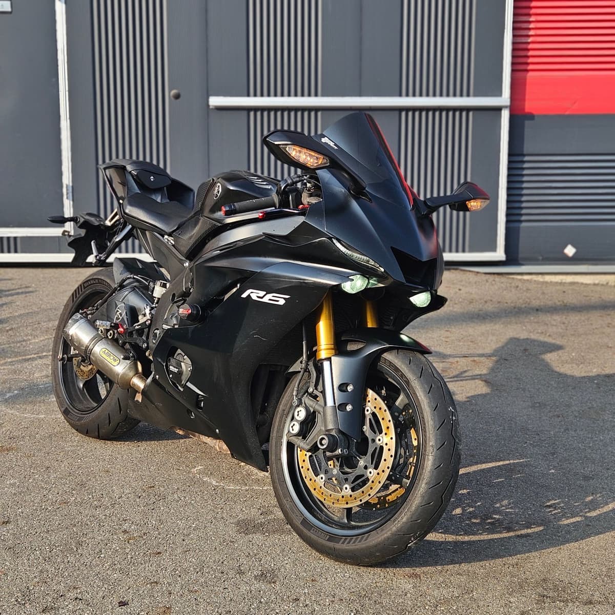 야마하 YZF 600 R 1