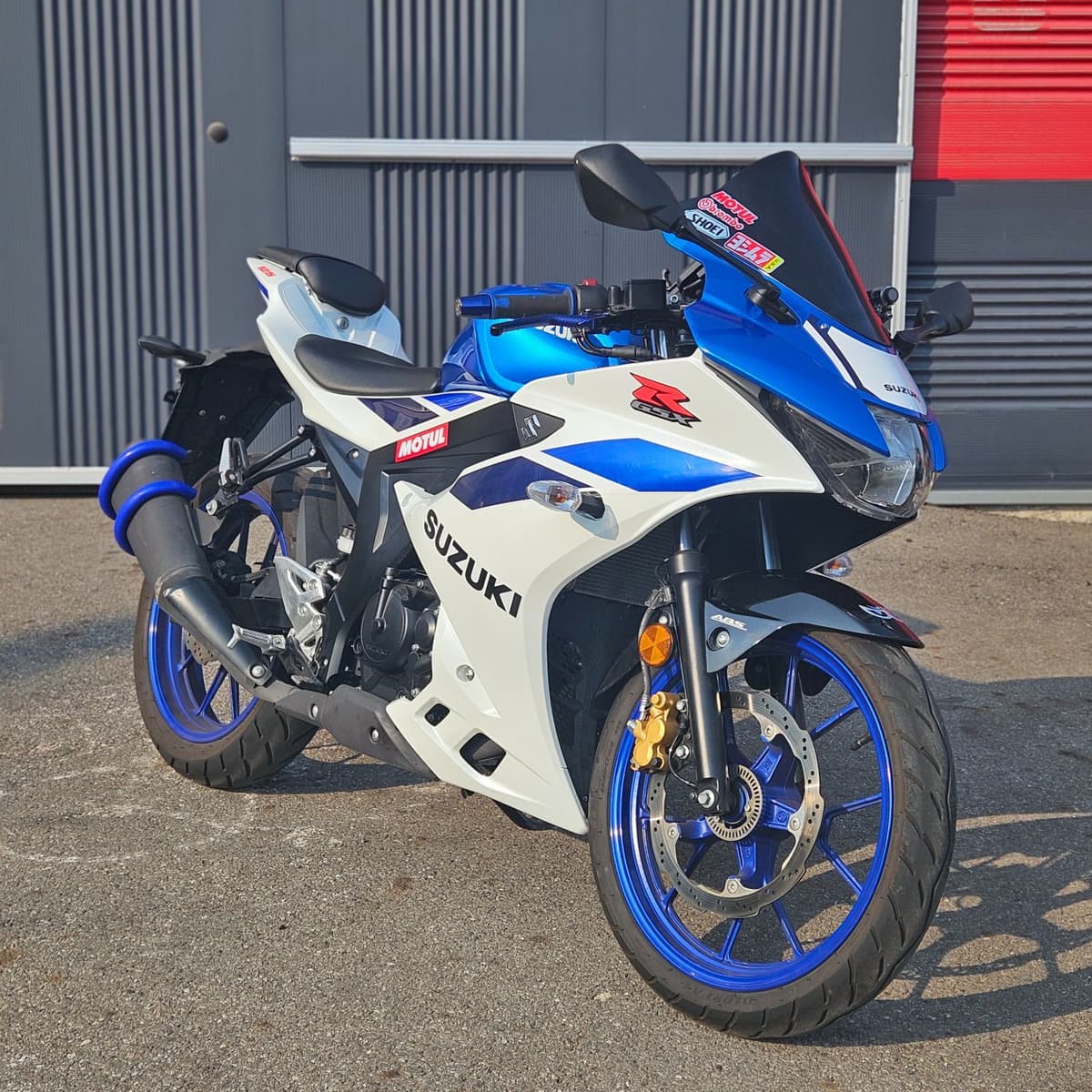 스즈키 GSX R 125 ABS 1