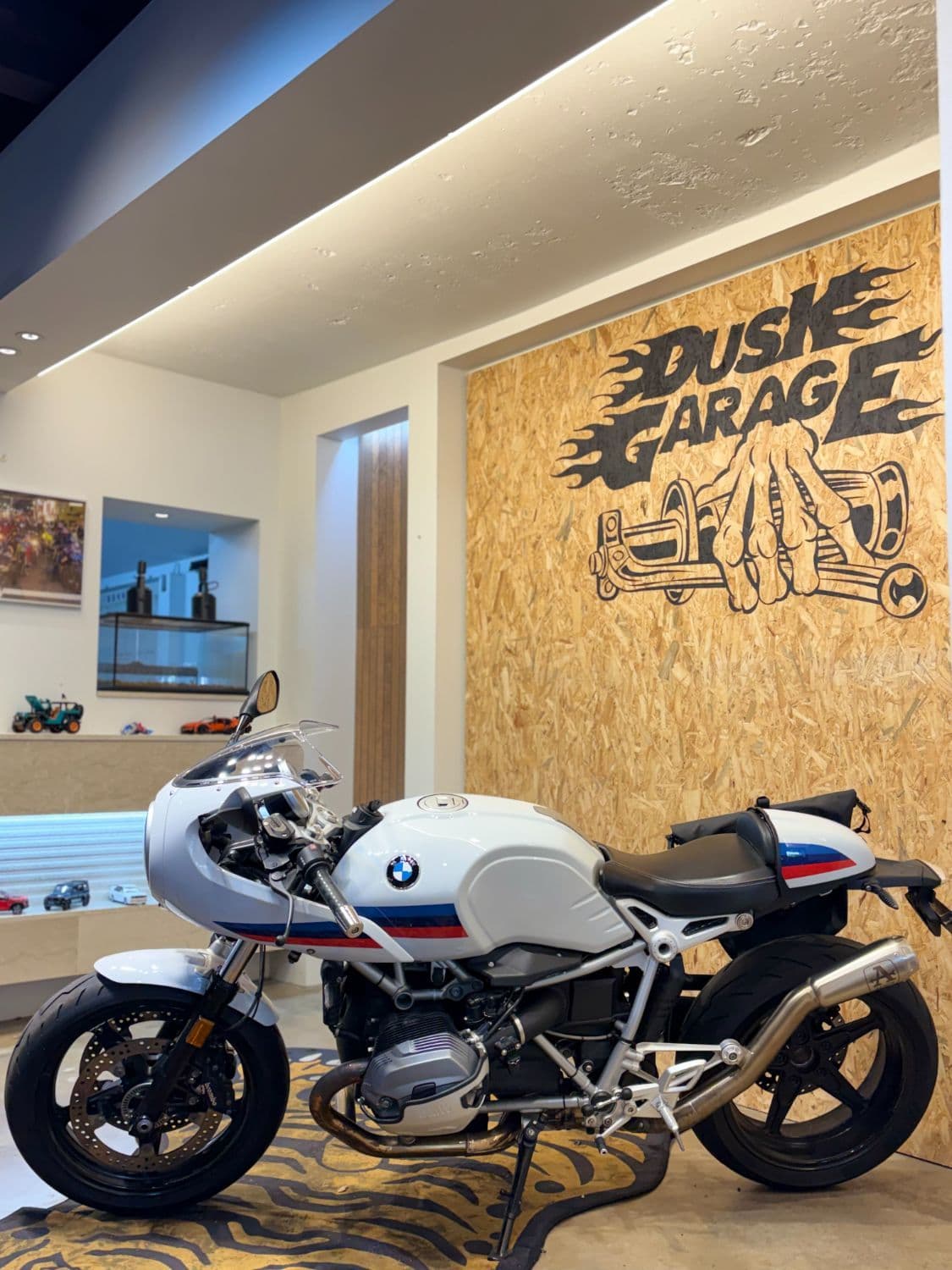 BMW R nine T 레이서 4