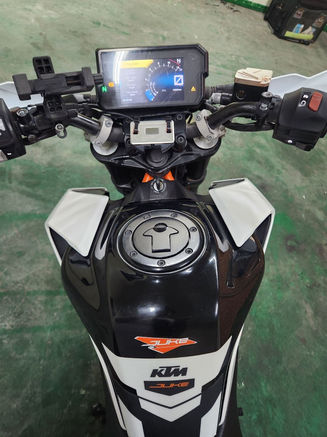 KTM 390 듀크 9