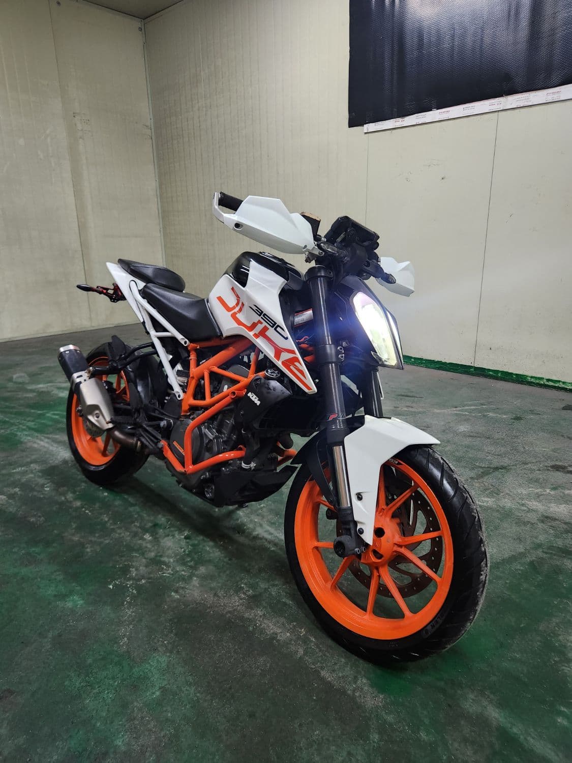 KTM 390 듀크 1
