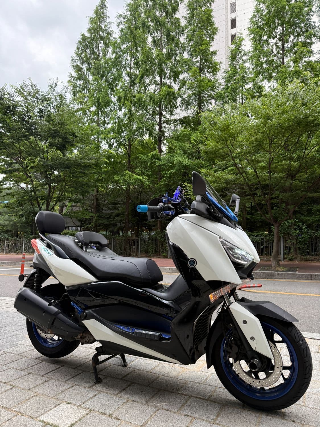 야마하 XMAX 300 ABS 1