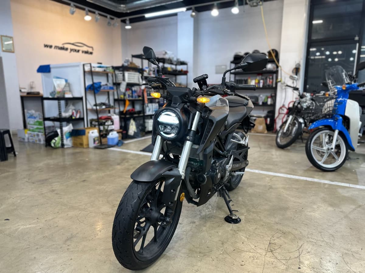 혼다 CB 125 R 9