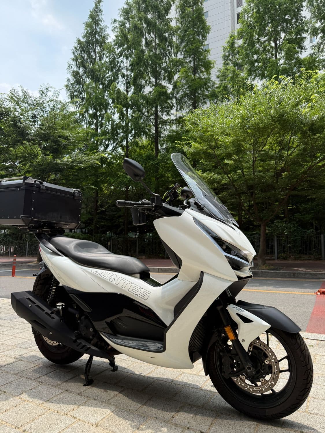 존테스 350 D 1