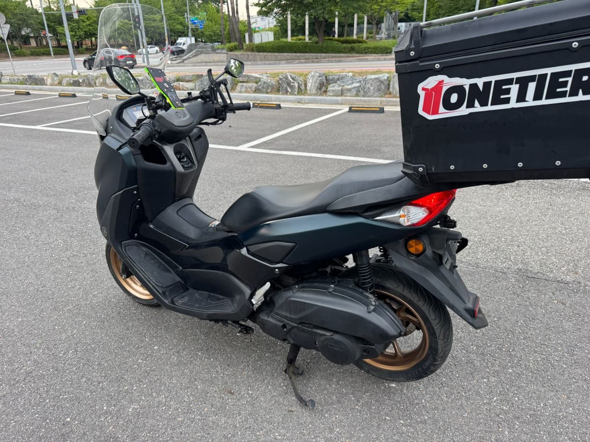 야마하 NMAX 155 8