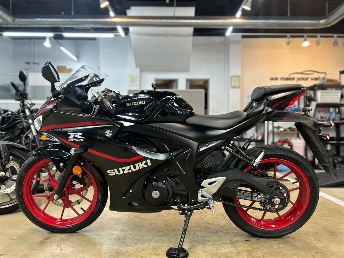 스즈키 GSX R 125 ABS 6
