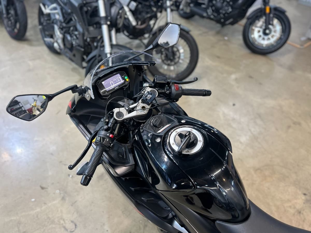 스즈키 GSX R 125 ABS 11
