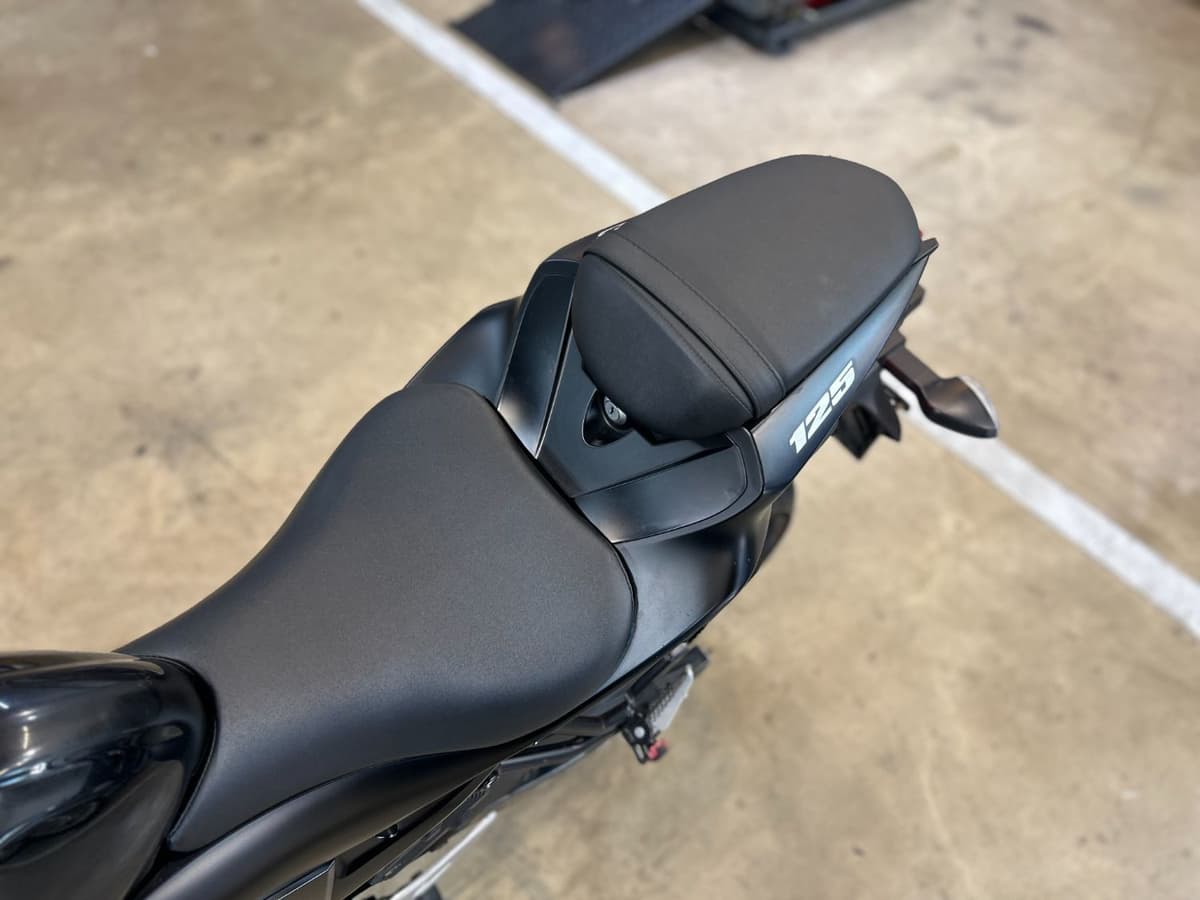 스즈키 GSX R 125 ABS 12
