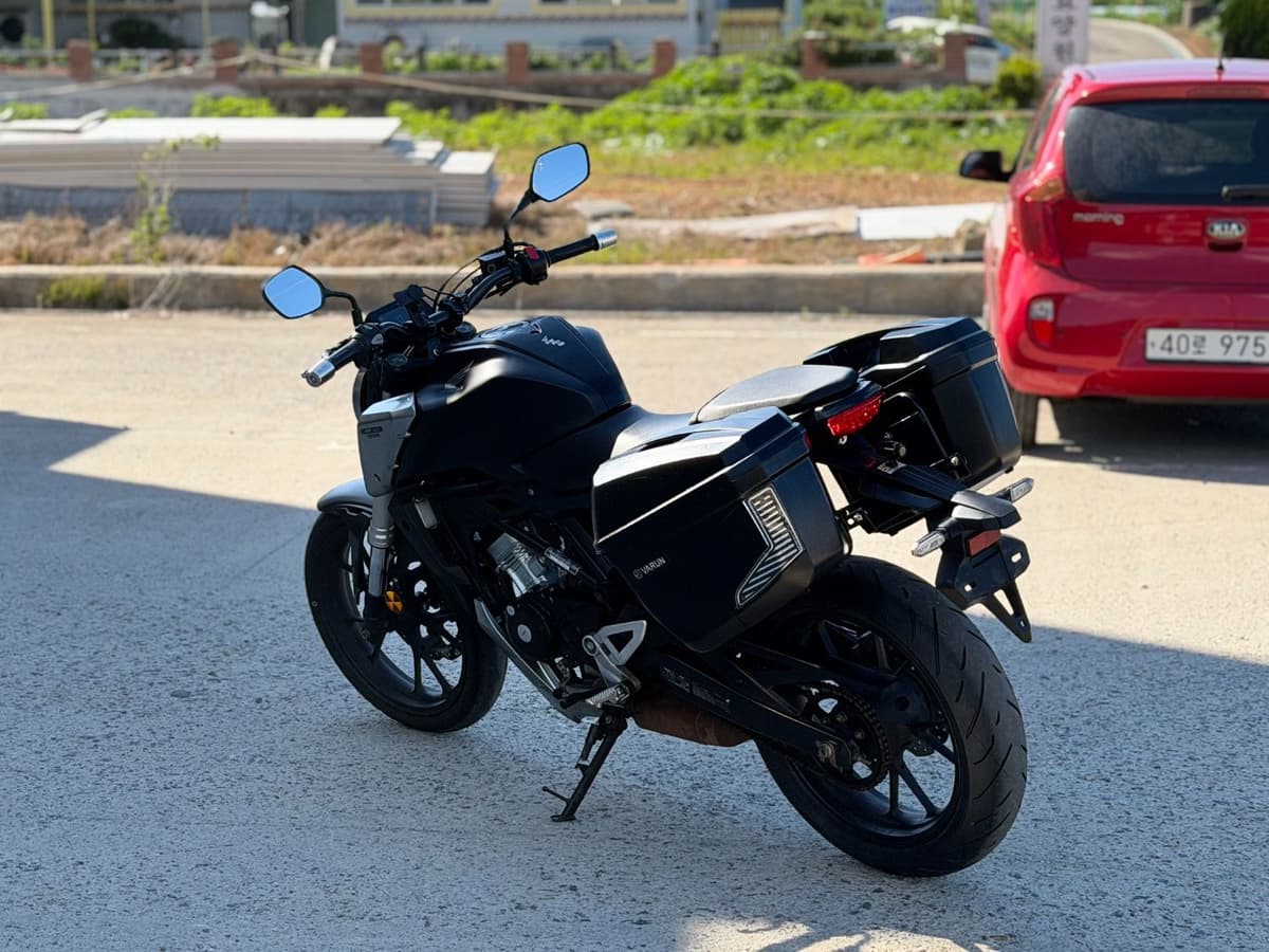 혼다 CB 125 R 8