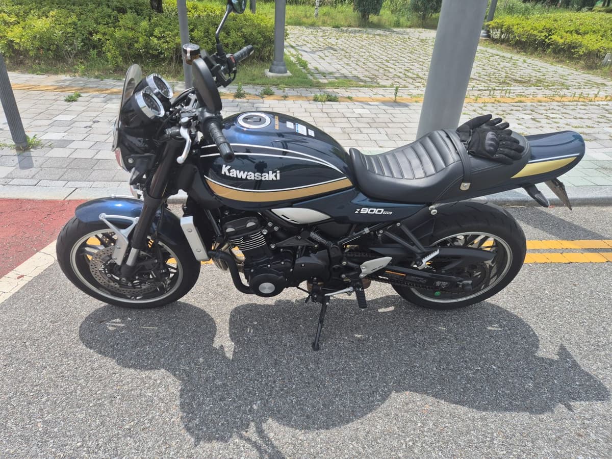 가와사키 Z 900 RS 7