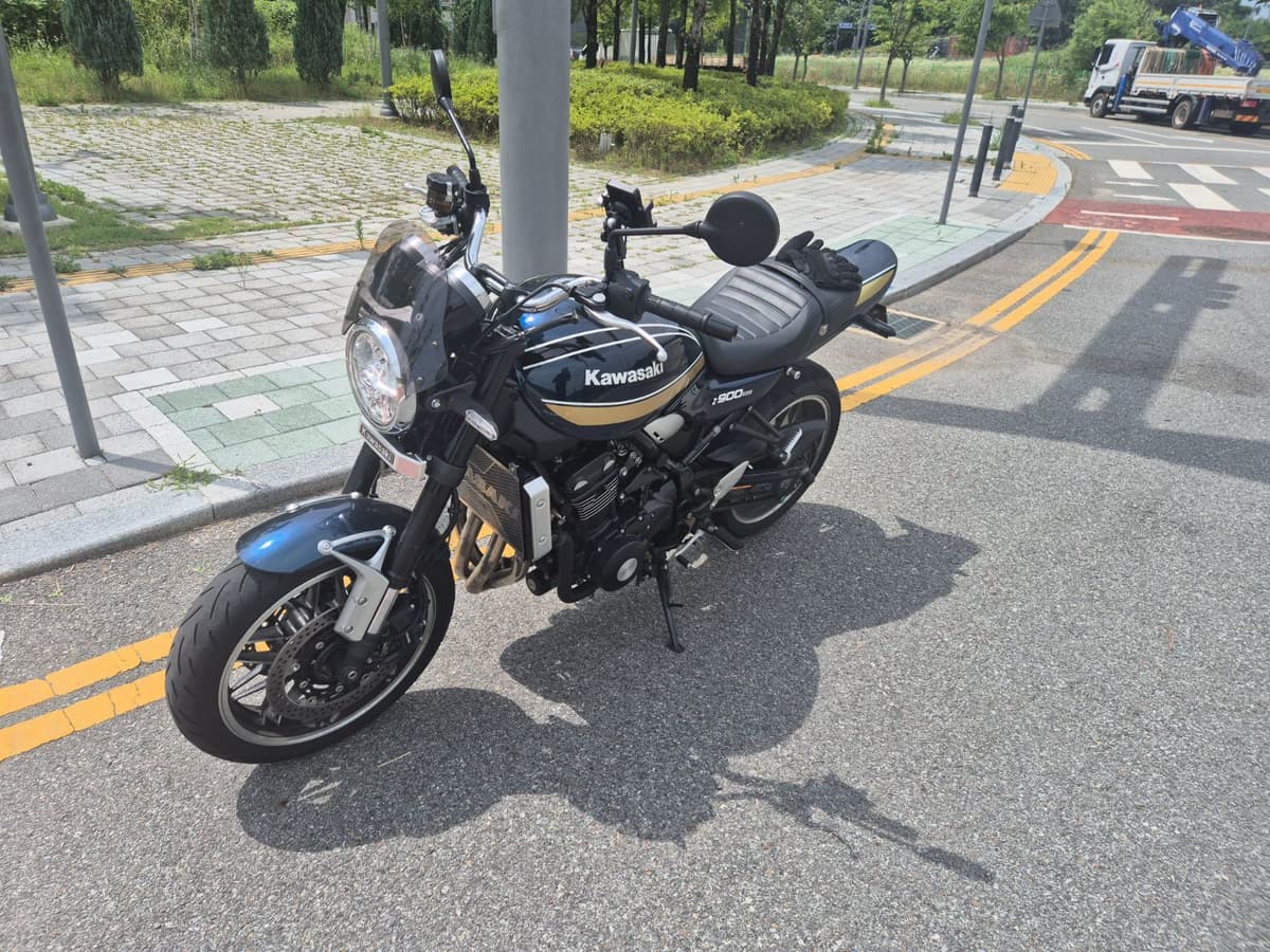 가와사키 Z 900 RS 4