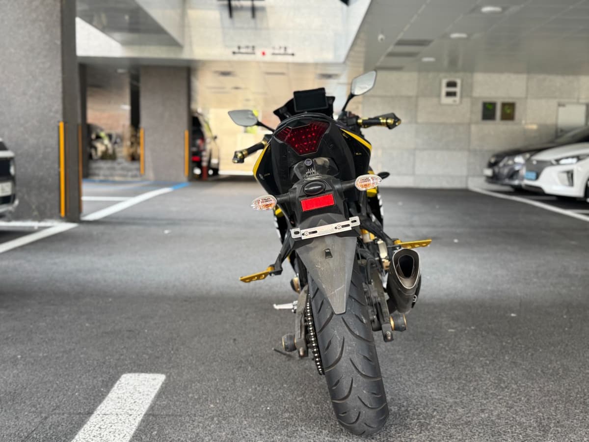 야마하 YZF R3 4