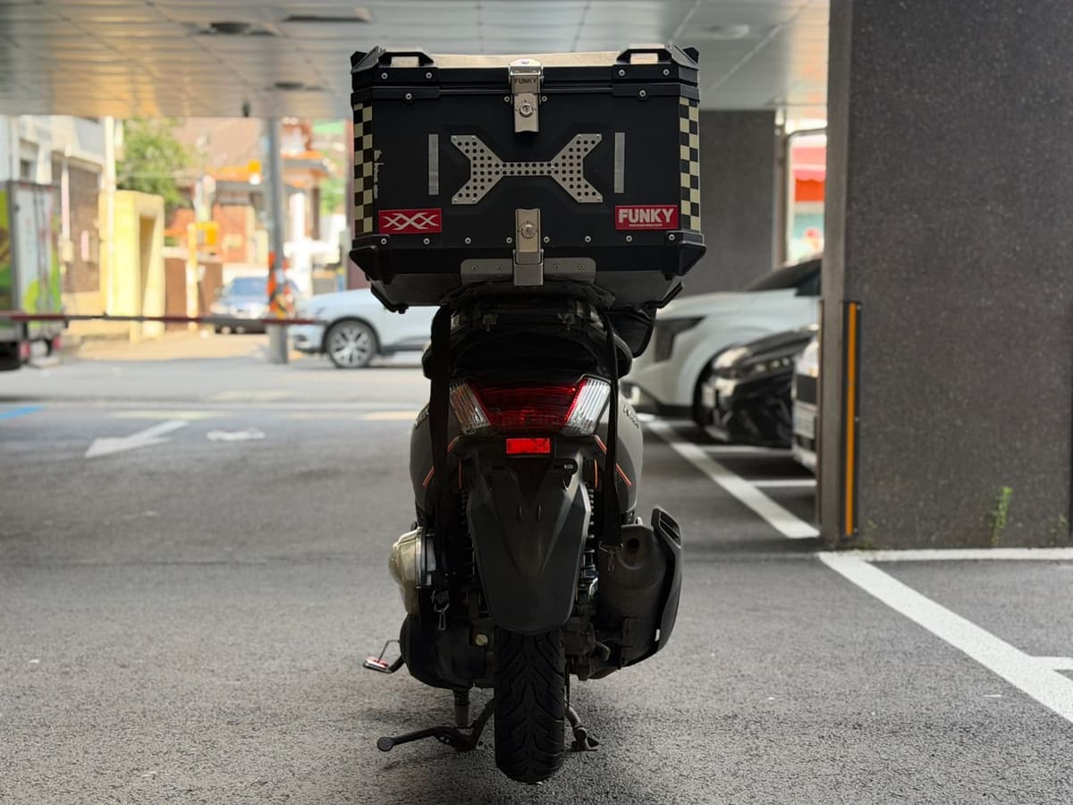 야마하 NMAX 125 4