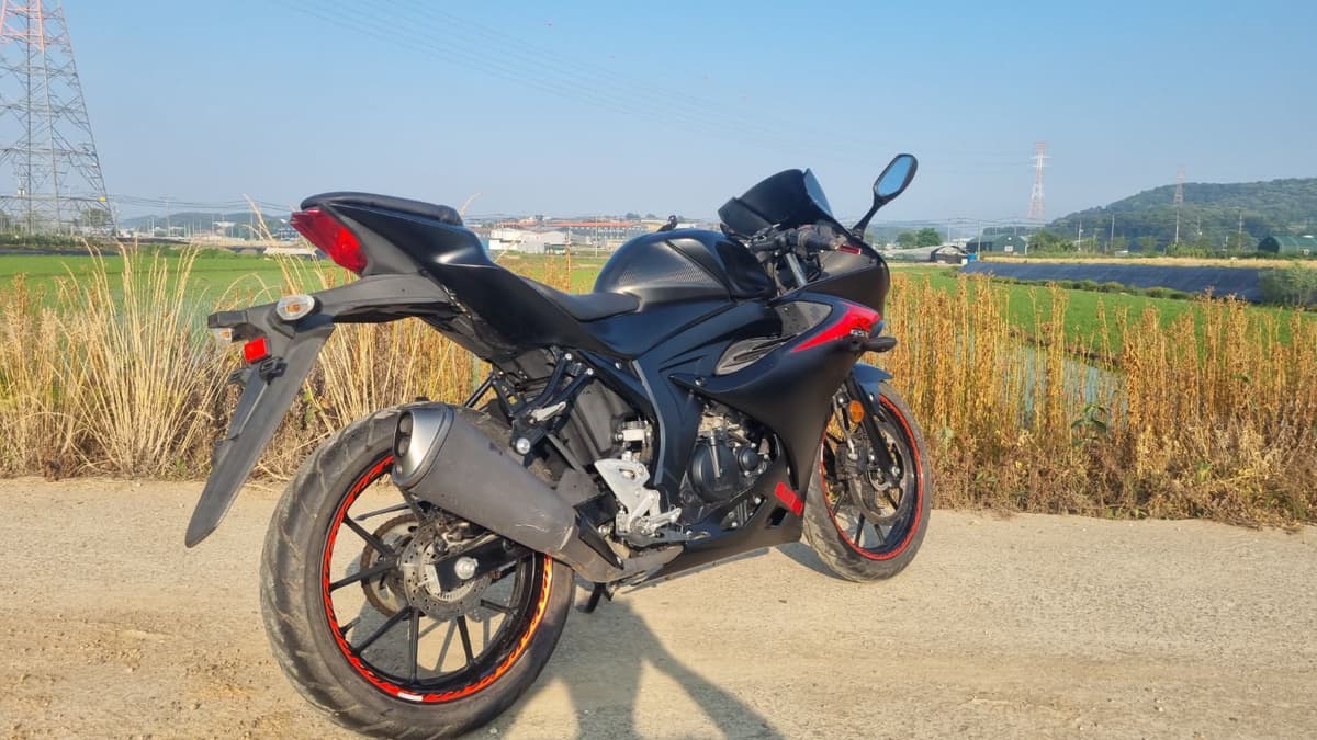 스즈키 GSX R 125 ABS 7