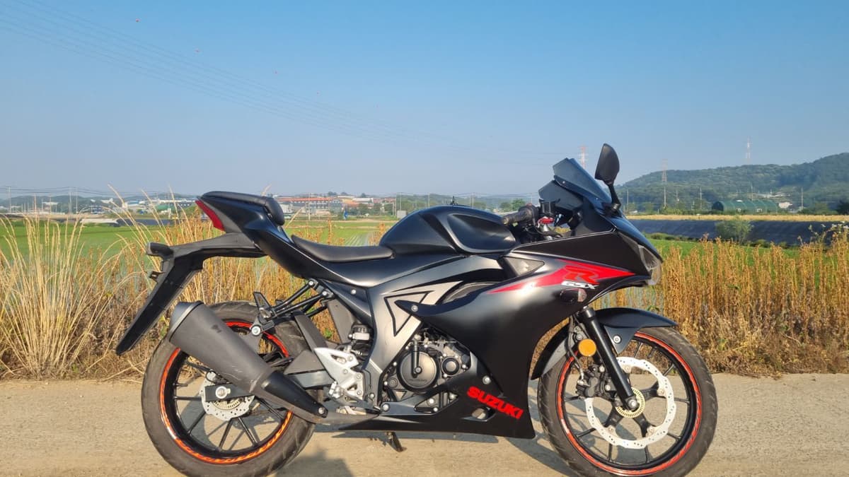 스즈키 GSX R 125 ABS 8