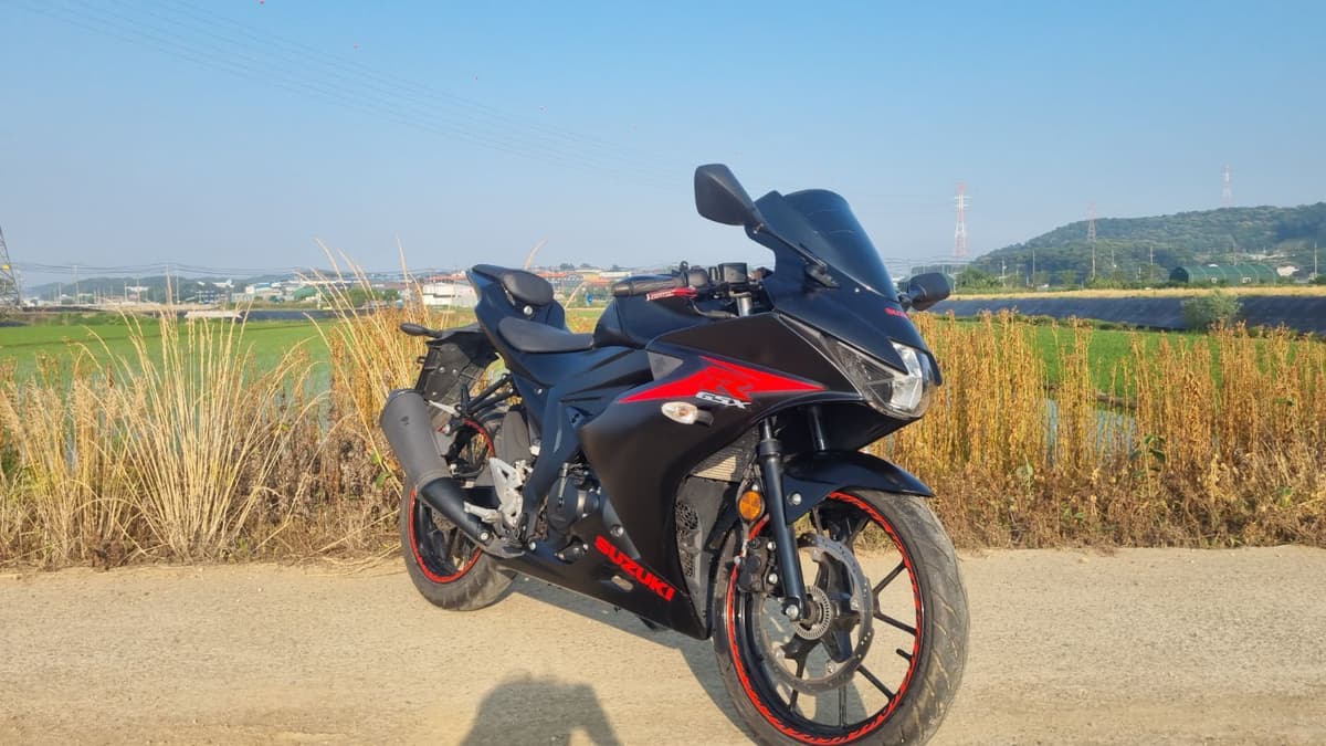 스즈키 GSX R 125 ABS 1