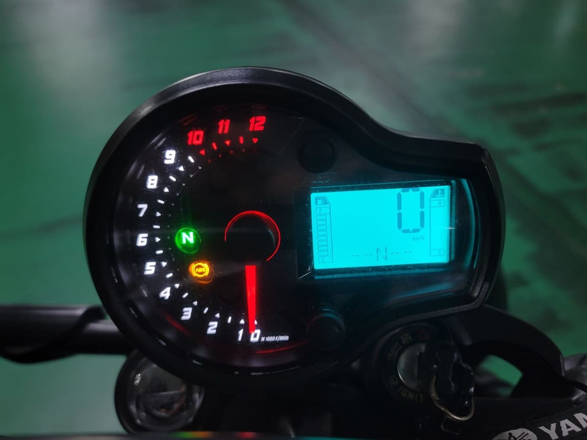 KR모터스 아퀼라 300 S 4