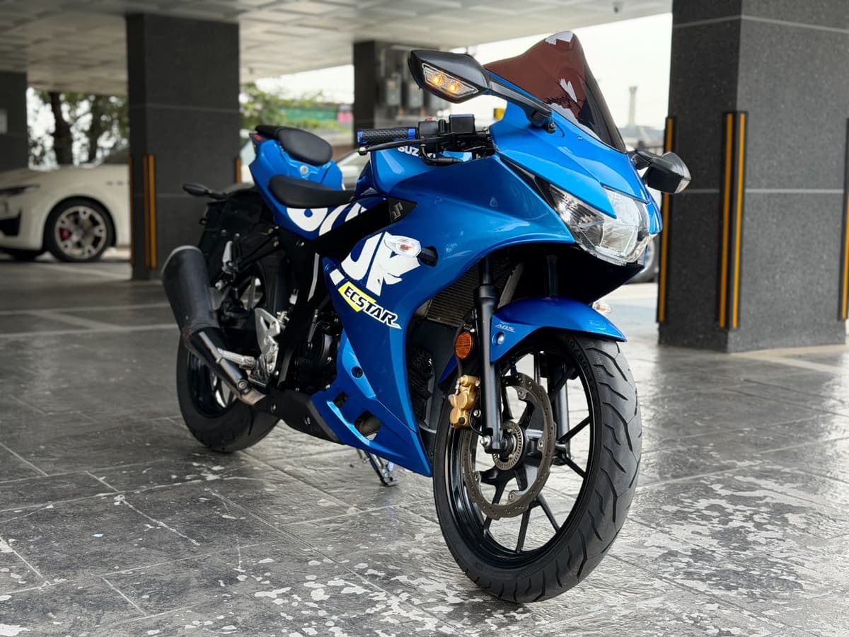 스즈키 GSX R 125 ABS 1