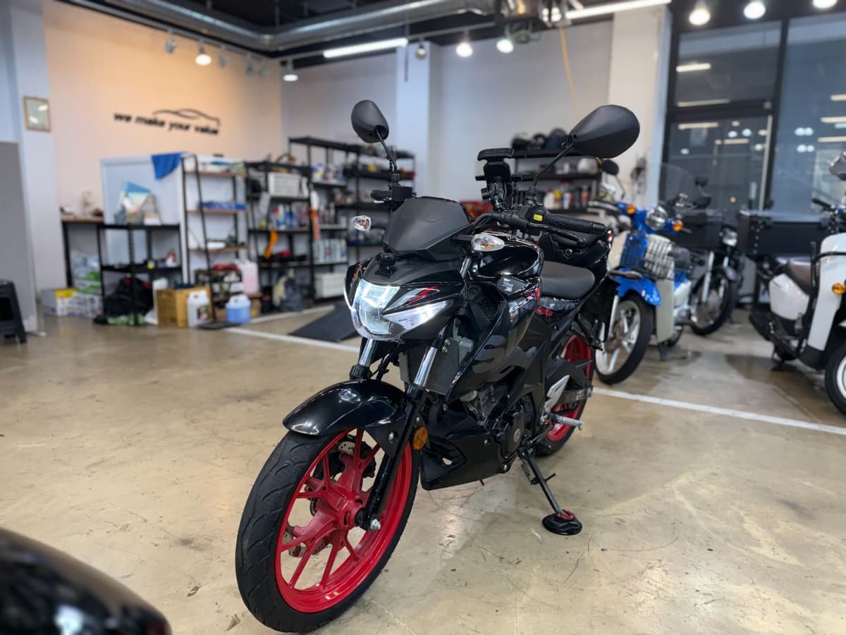 스즈키 GSX S 125 9