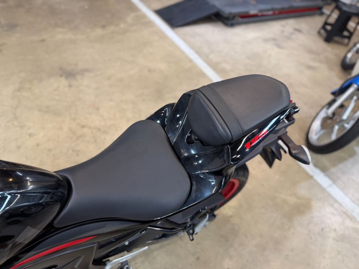 스즈키 GSX S 125 11
