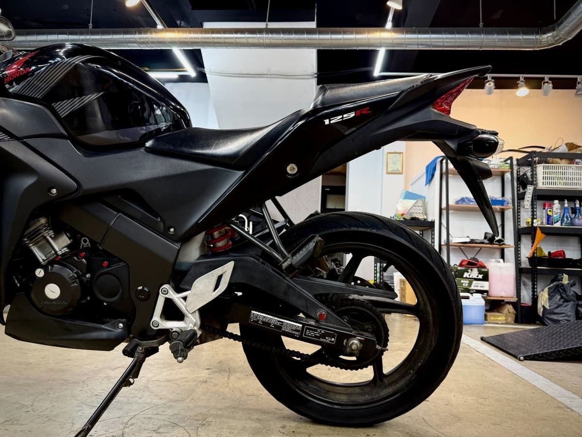 혼다 CBR 125 R 8