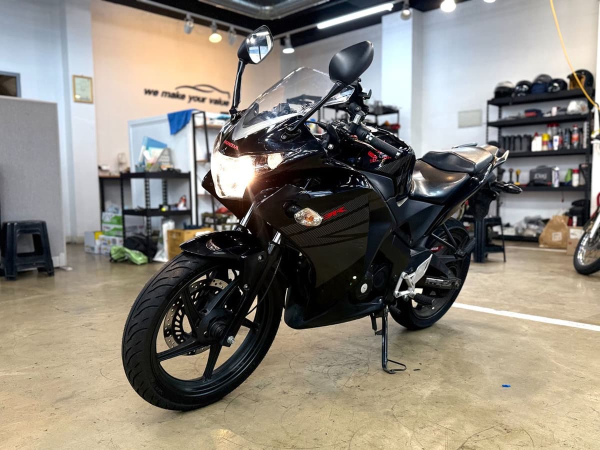 혼다 CBR 125 R 9
